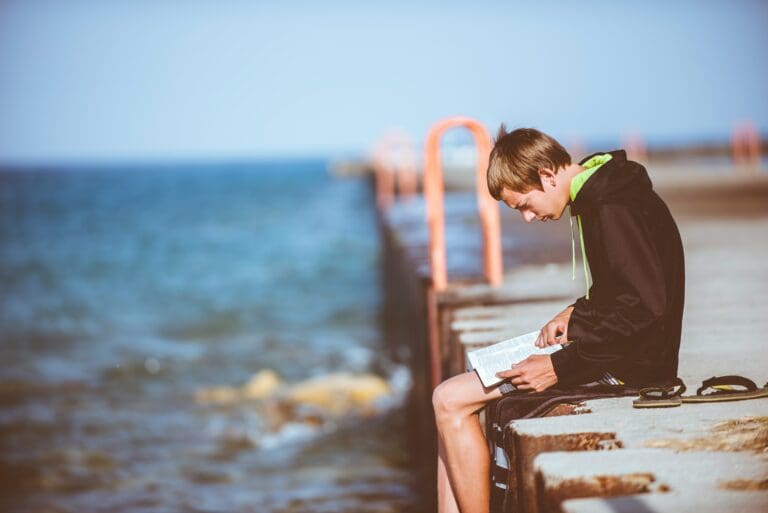 kid reading the bible